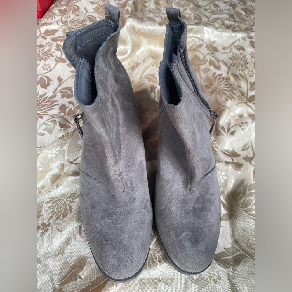Heeled boots 9